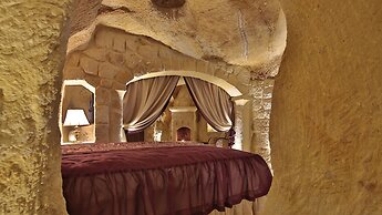 Golden Cave Suites