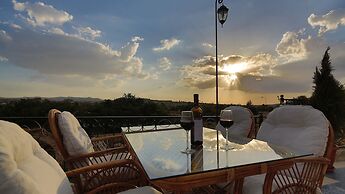Golden Cave Suites