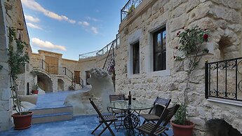 Golden Cave Suites