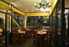 Aspen Hotel & Apart
