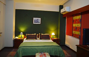 Aspen Hotel & Apart