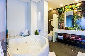 Hotel Black Tower Premium