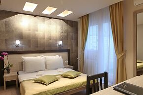 Hotel Vozarev