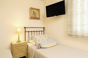 Villa Isabella Studios & Suites