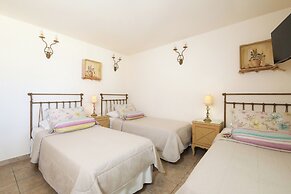 Villa Isabella Studios & Suites
