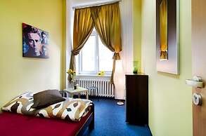 Absynt Hostel