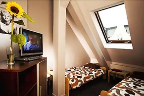 Absynt Hostel