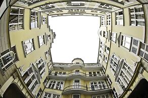 Absynt Hostel