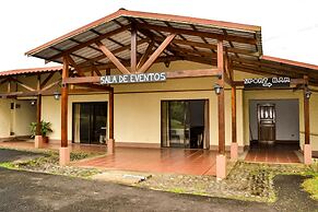 Termales del Bosque & Hot Springs