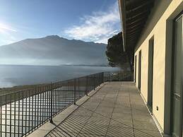 Lake Como Beach Hostel