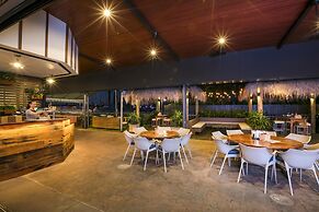 Nightcap at Kawana Waters Hotel
