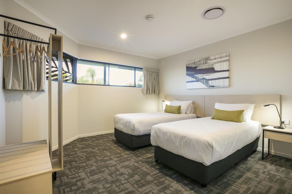 Nightcap at Kawana Waters Hotel