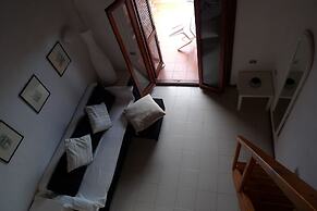 Villaggio Est