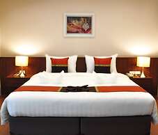 Avion Hotel