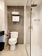 Avion Hotel