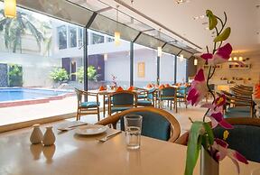 Dolphin Hotel