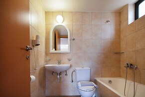 Dia Apartments