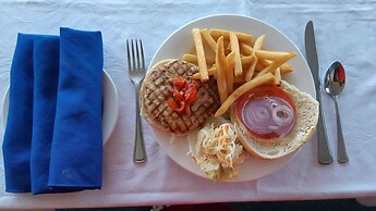 Red Top Motor Inn