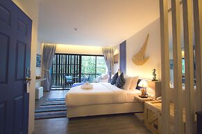The Blue Pearl Kata Hotel