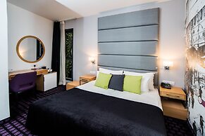 Eyal Hotel