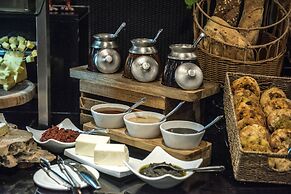 Eyal Hotel