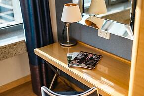 Marina Club Hotel