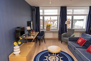 Marina Club Hotel
