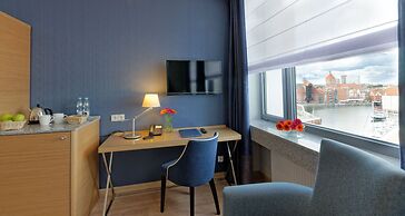 Marina Club Hotel
