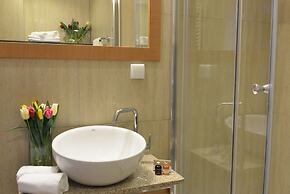 Marina Club Hotel
