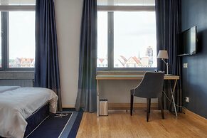 Marina Club Hotel