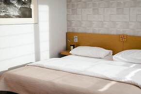 Marina Club Hotel