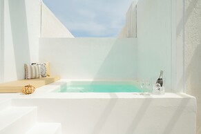 Loukas & Emma Eco Houses