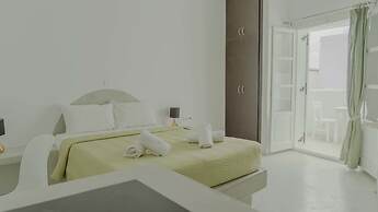 Loukas & Emma Eco Houses