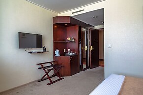 Mega Palace Hotel