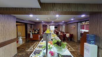 Green Prusa Hotel
