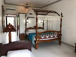 Wunderbar Beach Hotel