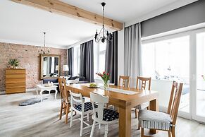 Sanhaus Apartments