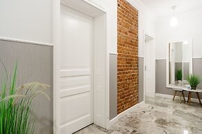 Sanhaus Apartments