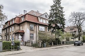 Sanhaus Apartments