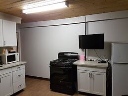 Holiday Motel & RV Resort