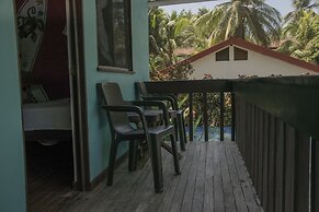 Pelican Beachfront Hotel