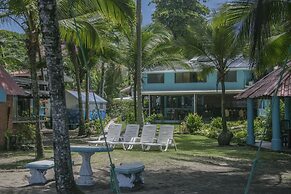 Pelican Beachfront Hotel