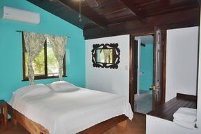 Pelican Beachfront Hotel
