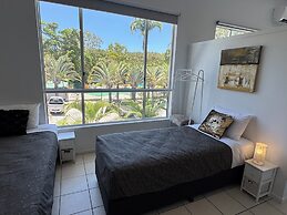 Sandcastles 1770 Motel & Resort