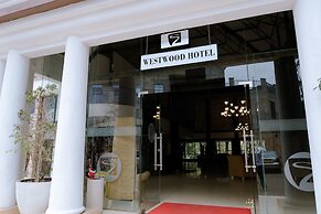 West Wood Hotel