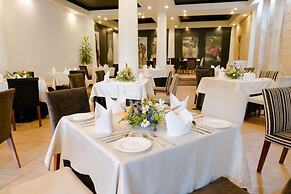 West Wood Hotel