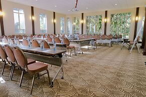West Wood Hotel