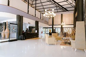 West Wood Hotel