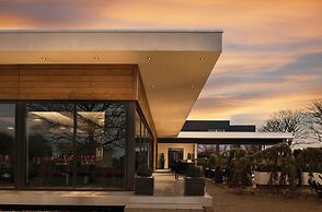 Carlton Hotel
