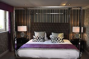 Carlton Hotel